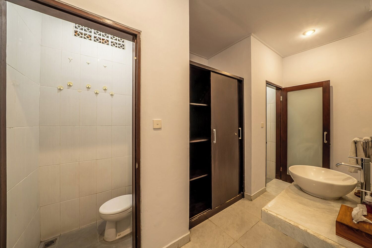 Bathroom 3, Villa Gede Seminyak, Badung