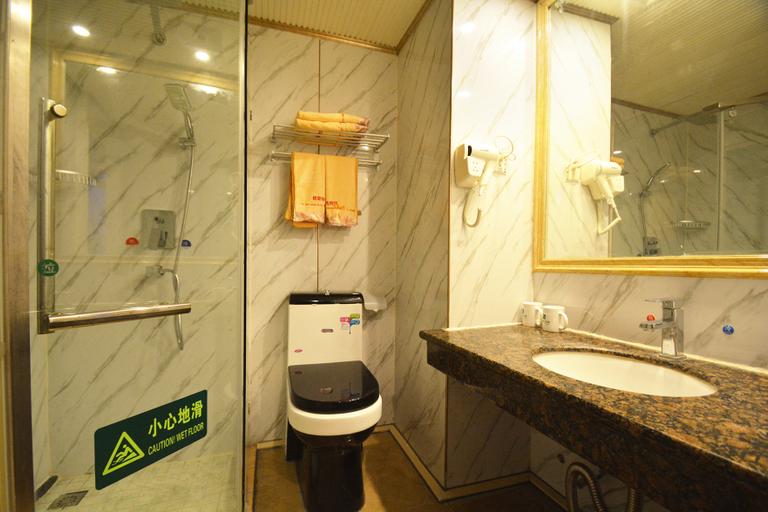 Bathroom, Gelai Hotel, Luohe