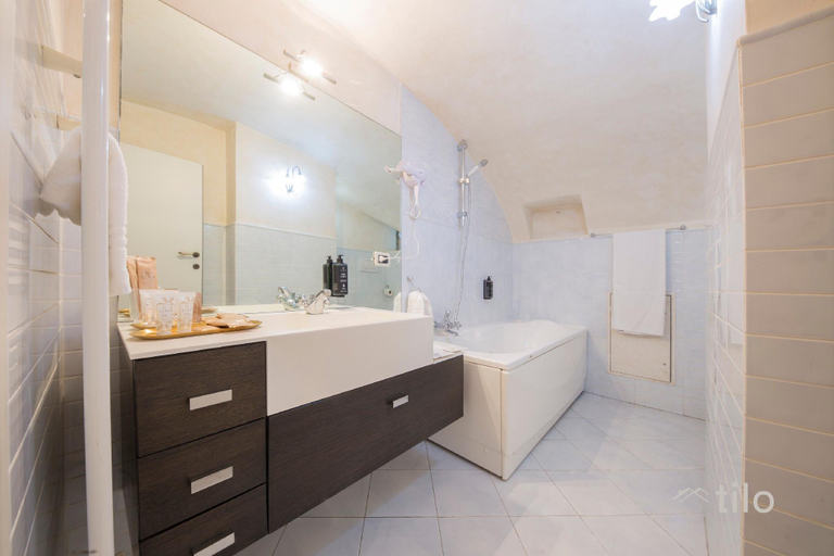 Bathroom 4, Tilo Rooms Genova, Genova