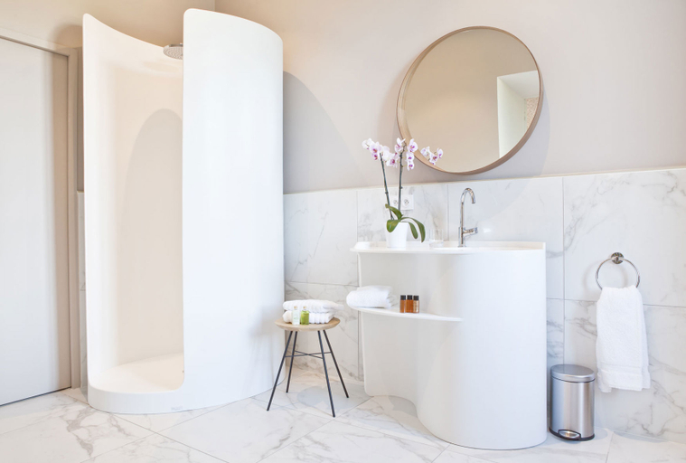 Bathroom, ホテル アングレーム ル サン ジュレ, Charente