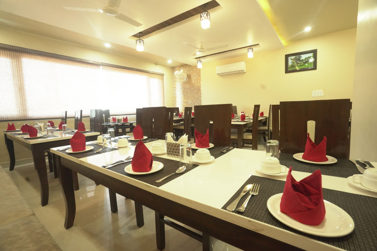 Food & Drinks 4, Hotel Maggo, Bharatpur