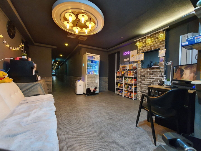 Public Area 2, Healing Motel, Jung