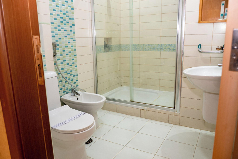 Bathroom 4, Excelsior Luxury Apartments, Manama
