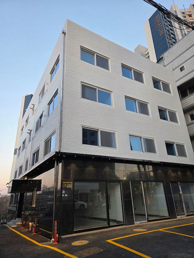 Exterior:1000px