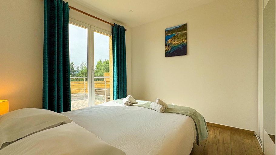 Bedroom 2, Royal Palm, Corse-du-Sud