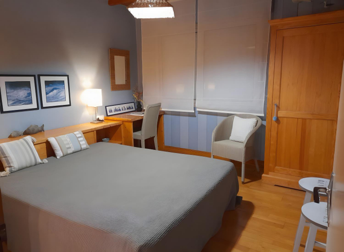 Bedroom, Chambres a la ferme de Keramis, Finistère