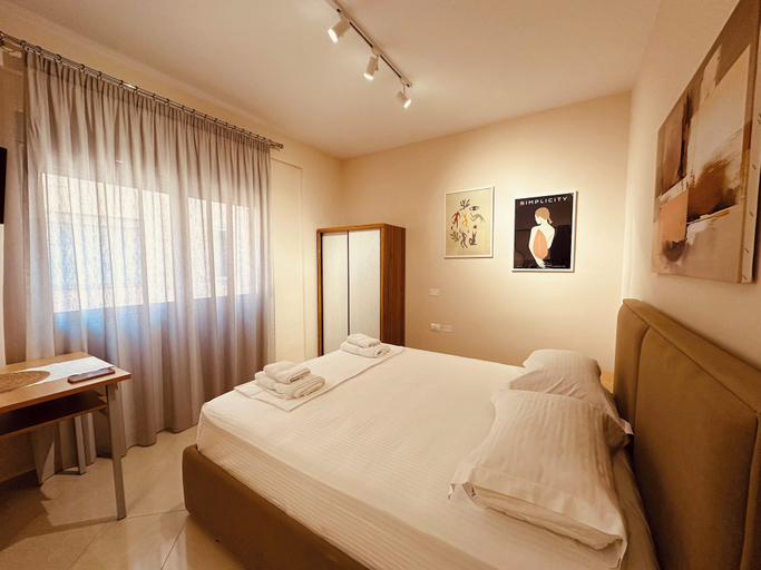 Bedroom 3, Thoma's K Studios, Vlorës