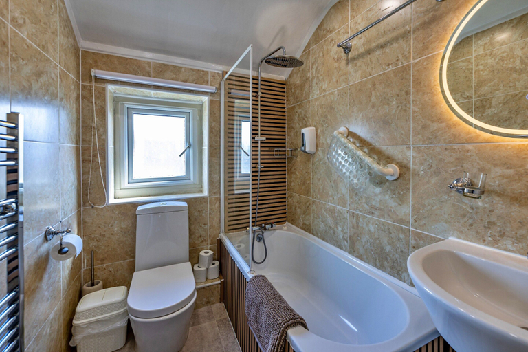 Bathroom, Holiday Cottage With Conwy Castle View, Conwy