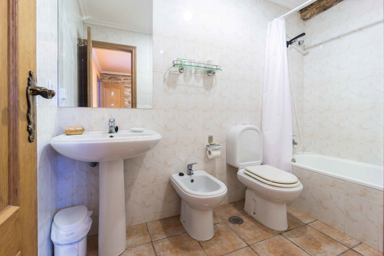 Bathroom 4, Casa do Cribeiro, Pontevedra