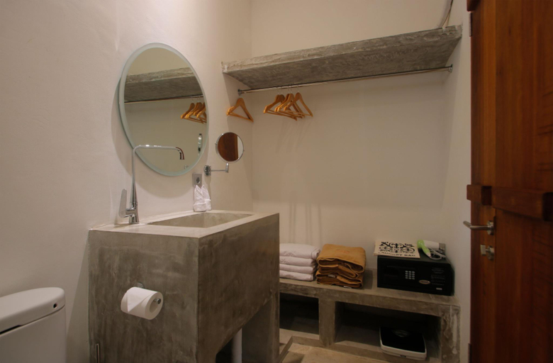 Bathroom 4, A Complex of Villas & Apartments in Ubud, Gianyar