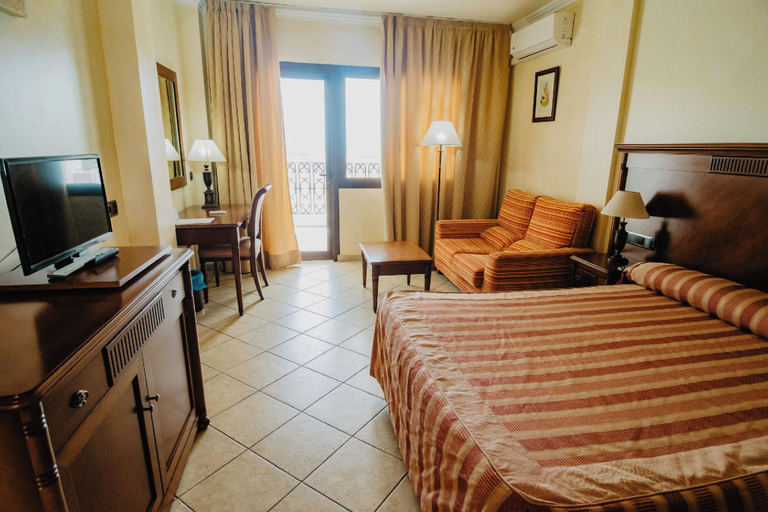Bedroom 2, Hotel Hacienda Don Manuel, Badajoz