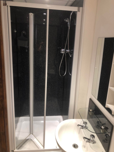 Bathroom 3, Kestor Inn, Devon