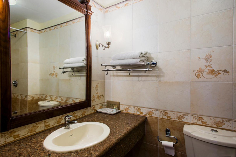 Bathroom 3, Sun N Snow Inn By Leisure Hotels, Almora