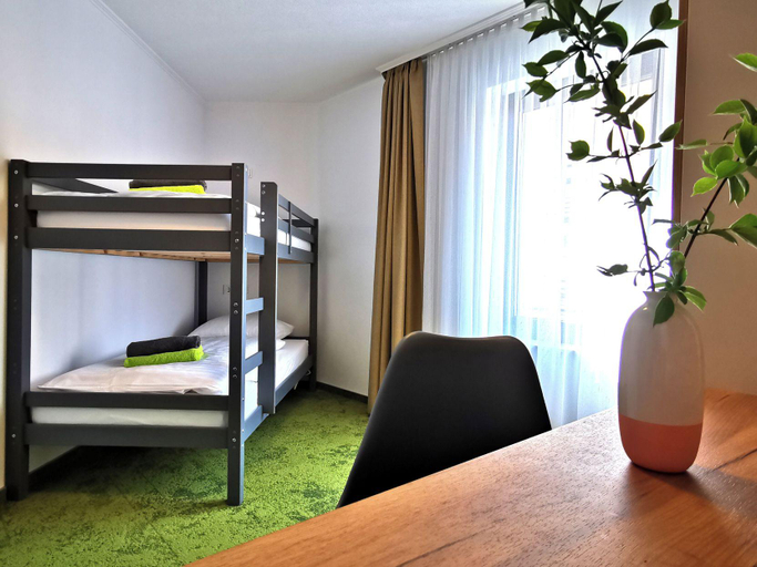 Bedroom 5, Hotel-Pension Treppengasse, Altenburger Land