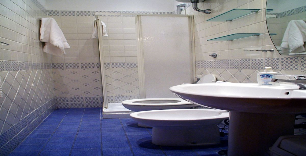 Bathroom 4, Locanda Dell'Arte, Napoli