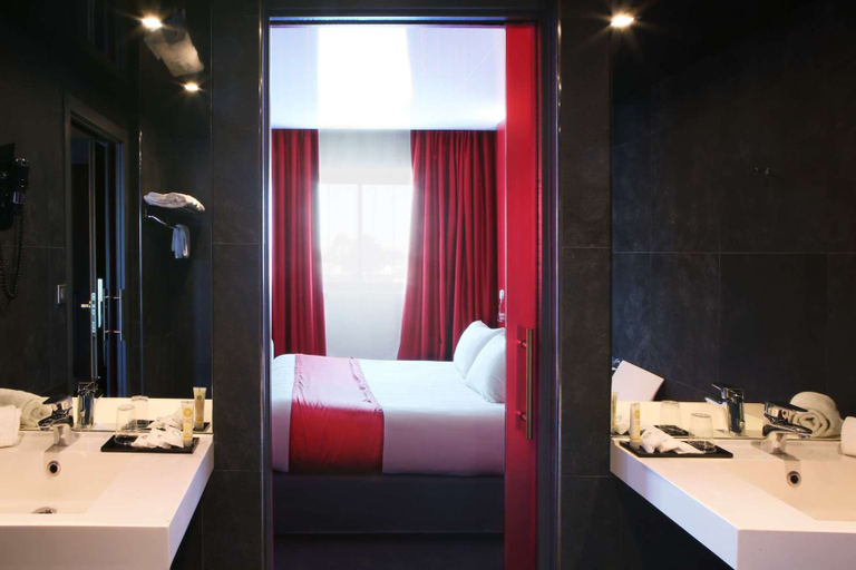 Bathroom 3, Comfort Aparthotel Bassin d'Arcachon, Gironde