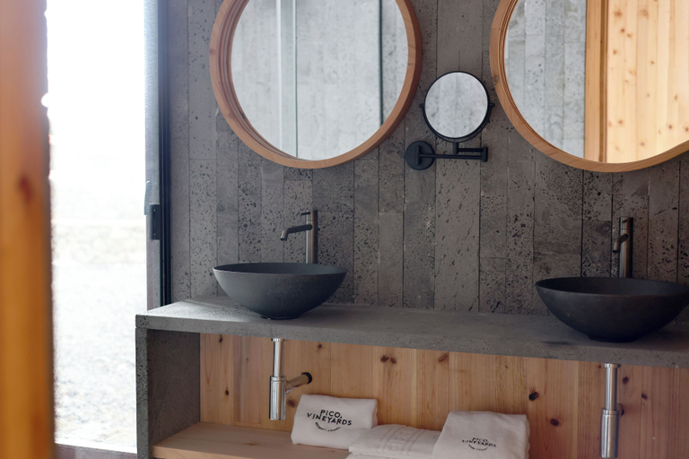 Bathroom 4, Pico Vineyards, Madalena