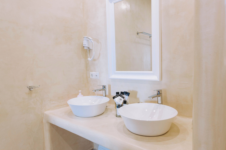 Bathroom 5, NAXIAN EMERALD HOTEL, South Aegean