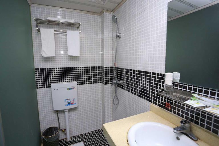 Bathroom 2, Lijia Hostel, Chongqing