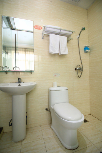 Bathroom 2, Kelai Wen'er Business Hotel, Yantai