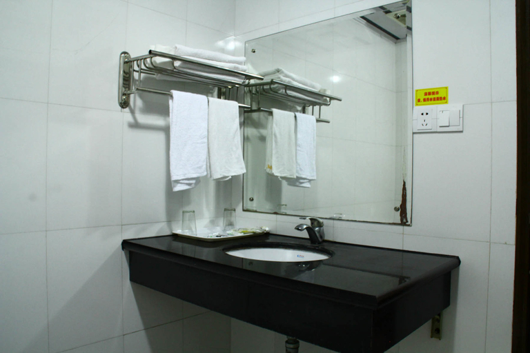 Bathroom 2, Mingqingyuan Hotel, Jinhua