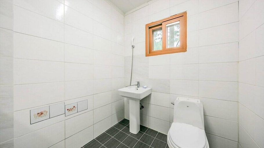 Bathroom 4, Heaven Valley B, Gapyeong
