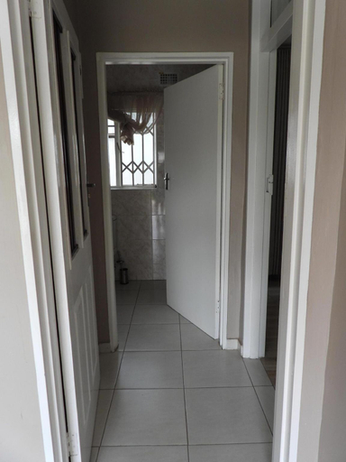 4, 2 Bed Apartment With Ensuite Kitchenette- 2071, Harare
