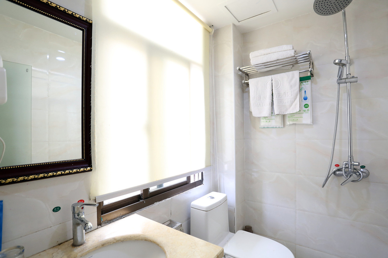Bathroom 5, NATURE HOTEL (Yuehu Park North Subway Station Changsha University Store), Changsha