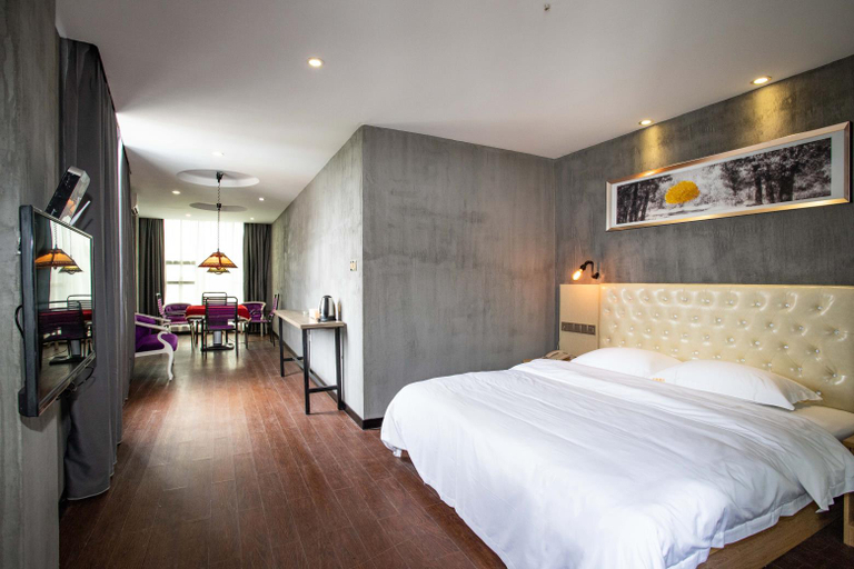 Bedroom 2, Ding Dong Hotel, Yulin