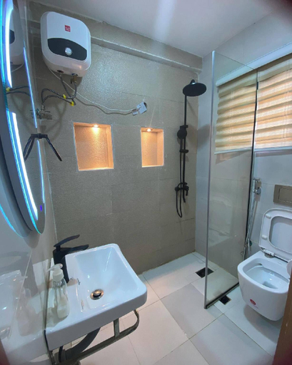 Bathroom, Amazon Luxury Apartment, Enugu North