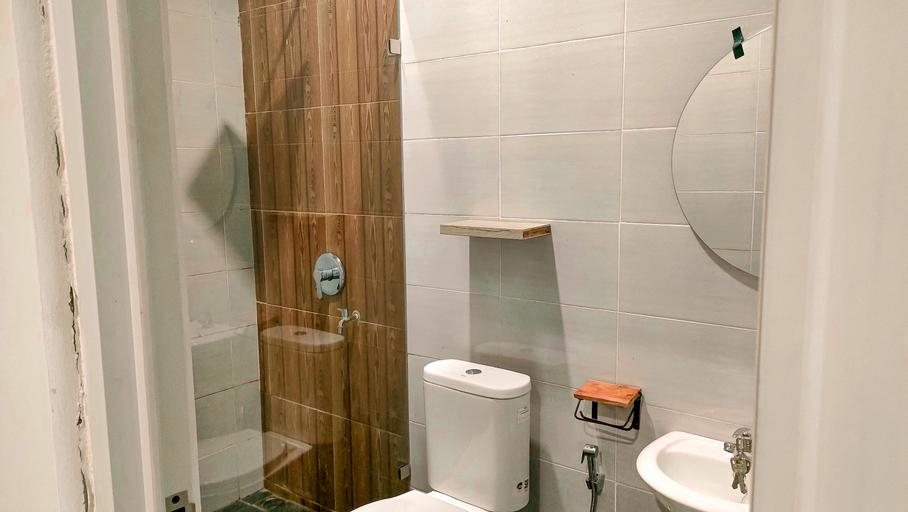 Bathroom, M&M’s room Guest House, Bandung