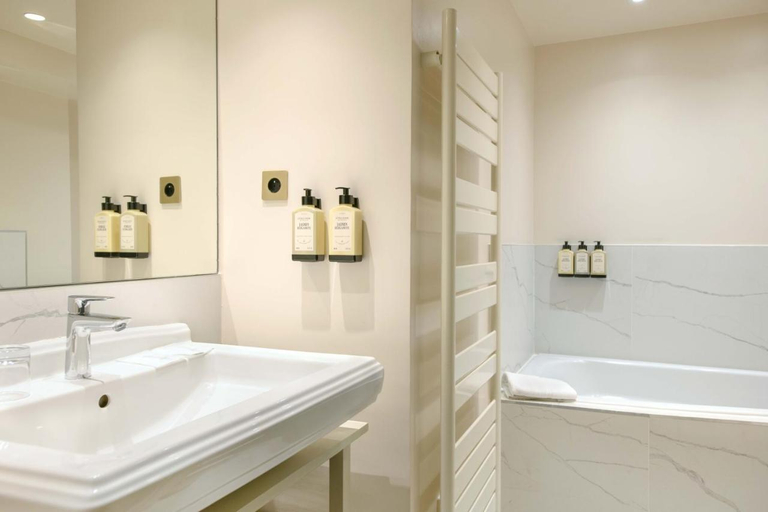 Bathroom 3, Hotel Rotonde Aix-en-Provence centre, Bouches-du-Rhône