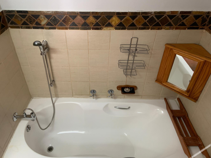 Bathroom 5, Mereke Manor, City of Tshwane