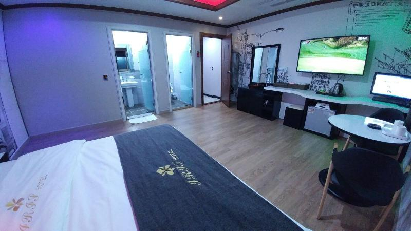 Bedroom 4, Seosan Hotel Iris, Seosan
