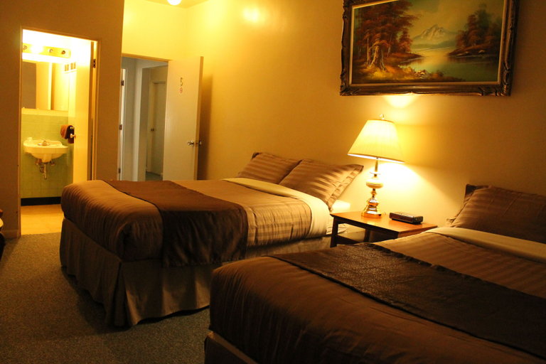 Bedroom 2, Outlook Motor Hotel, Division No. 11