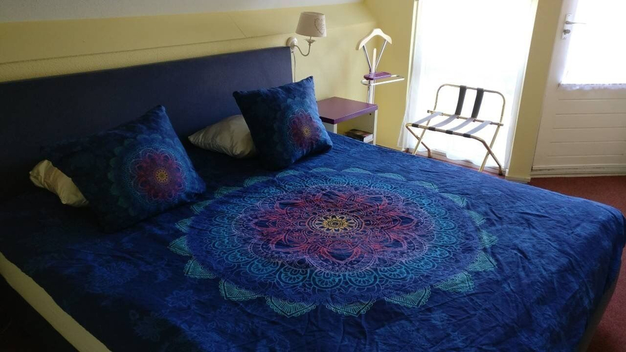 Bedroom 5, Hotel De Weyman, Velsen