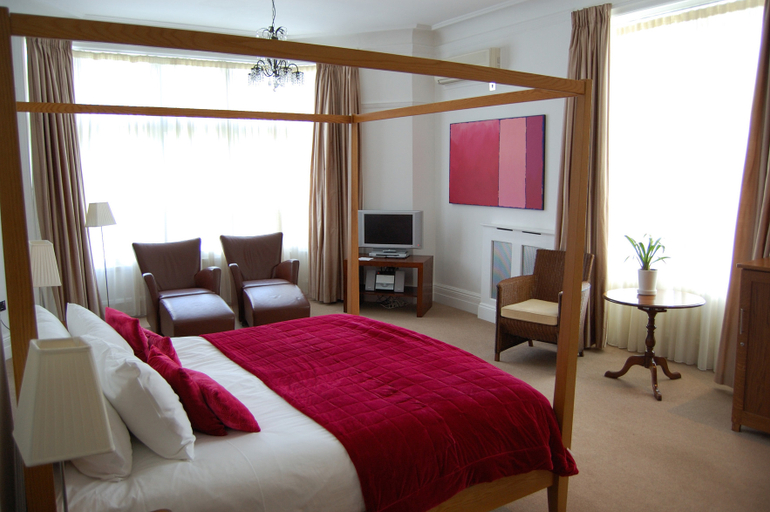 Bedroom 2, Woodlands Hotel, Leeds