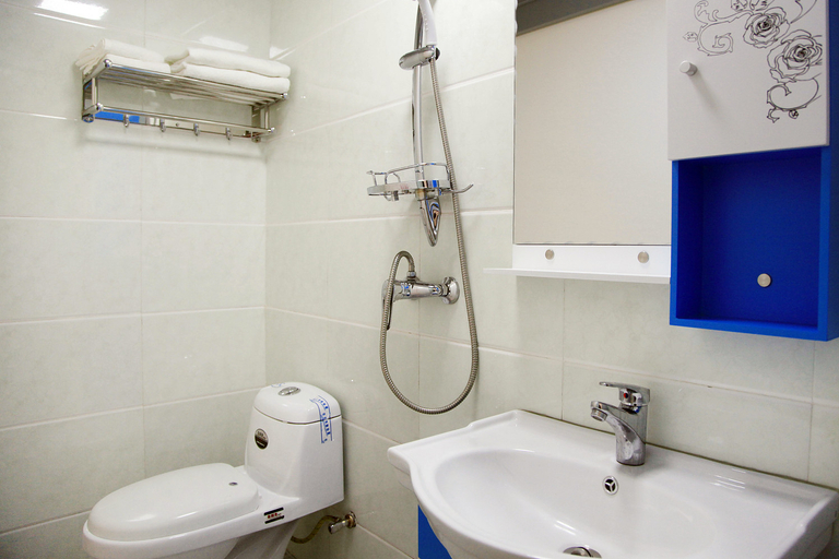 Bathroom 5, Yijia Hostel (Wuhan South Luoshi Road), Wuhan