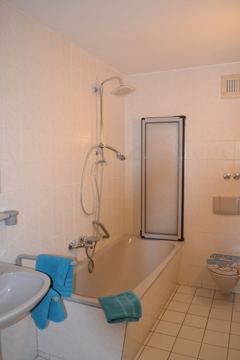 Bathroom 5, Hotel Blocksberg, Harz
