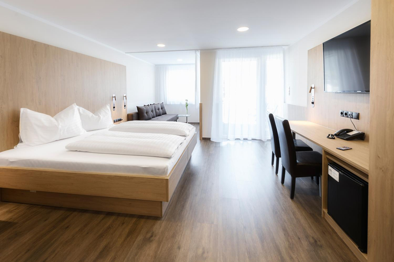 Bedroom 2, NOVAPARK Flugzeughotel Graz, Graz