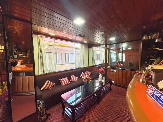 Food & Drinks 5, Hotel Valentino Darjeeling near Mall Road, Darjiling