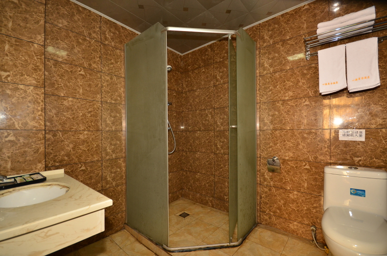 Bathroom 3, Xingang Business Hotel, Qianjiang