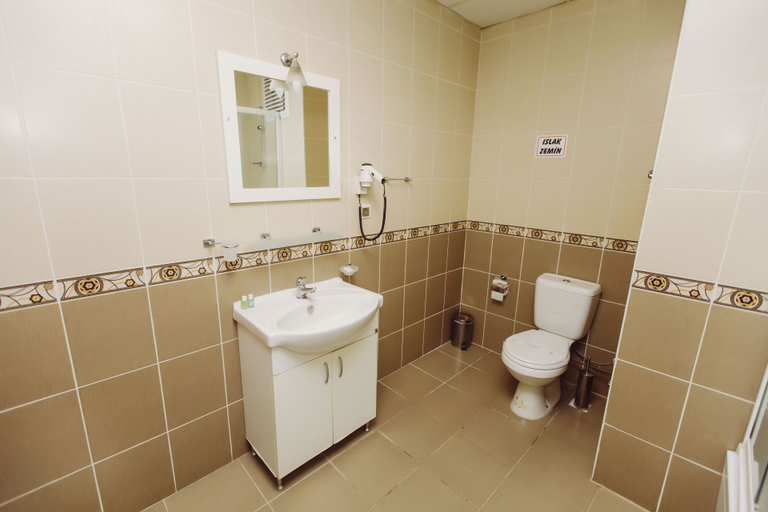 Bathroom 5, Ozalp Han Hotel, Ortaca