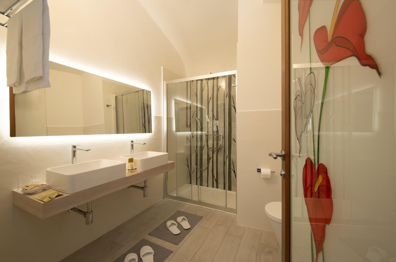 Bathroom 4, Hotel Priscilla, Rome