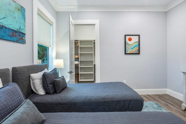 5, Seagate House by Brightwild Waterfront w Dock, Monroe