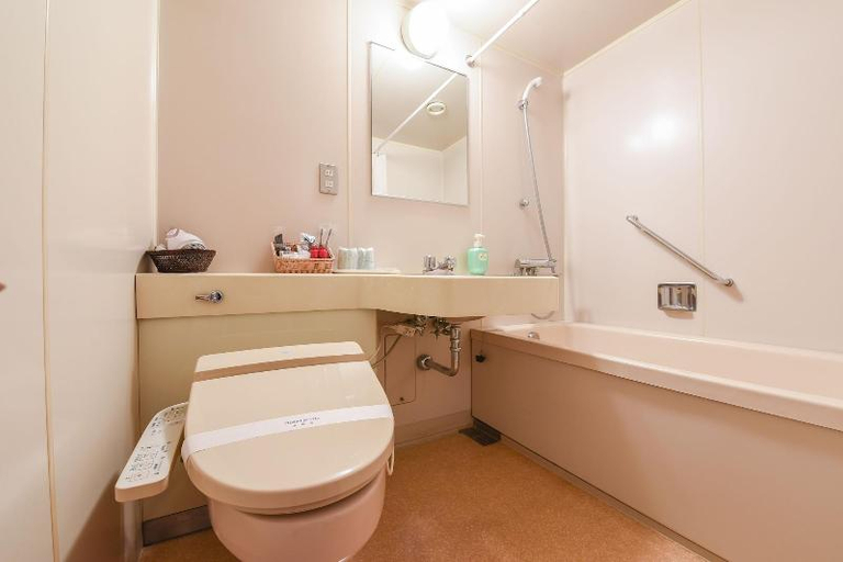 Bathroom 3, Ohana, Yanagawa