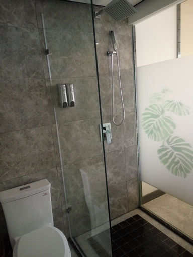 Bathroom, Dongfang Shengdalou Boutique Hotel, Hainan