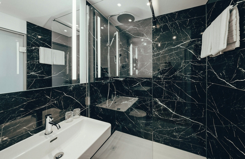 Bathroom 4, Leonardo Hotel Köln, Köln