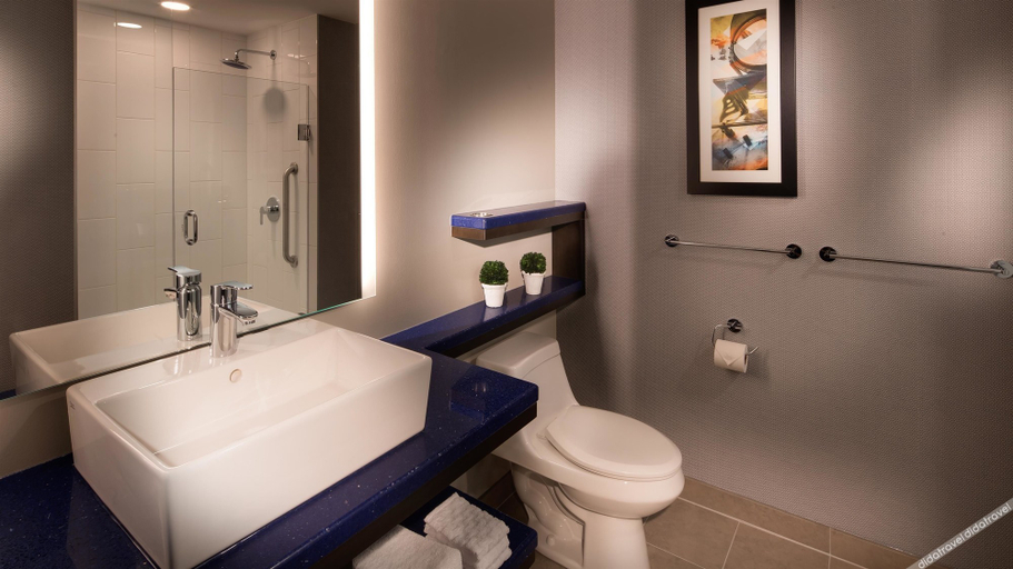 Bathroom 4, GLō Best Western Kanata Ottawa West, Ottawa