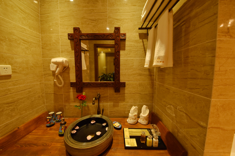 Bathroom 2, Longzhu Boutique Inn Lijiang, Lijiang
